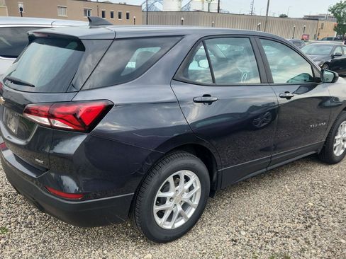 Used 2022 Chevrolet Equinox LS AWD/4WD image 4