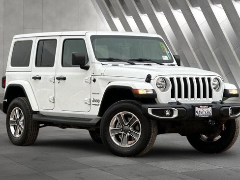 Used 2022 Jeep Wrangler Unlimited Sahara image 2