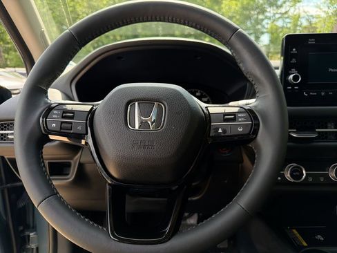 Used 2024 Honda HR-V EX-L image 11