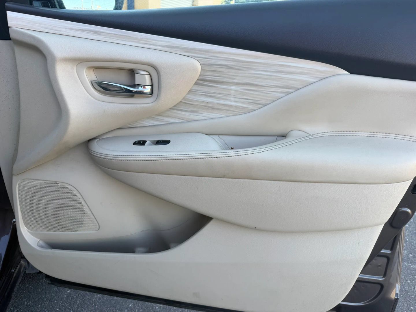 Used 2015 Nissan Murano S FWD image 15