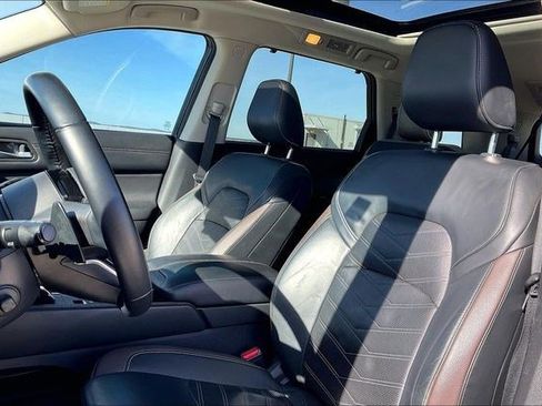 Used 2022 Nissan Pathfinder Platinum w/ Cargo Package image 30