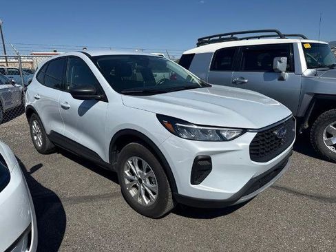 Certified 2025 Ford Escape Active AWD/4WD image 1