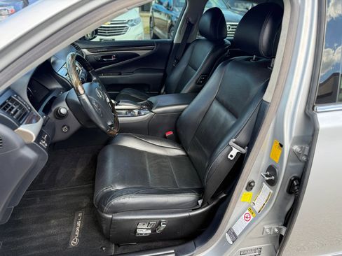 Used 2014 Lexus LS 460 w/ Comfort Package RWD image 15