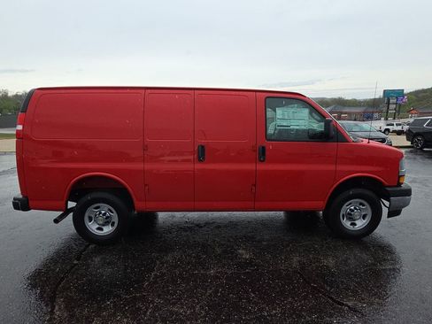 New 2026 Chevrolet Express 3500 w/ Driver Convenience Package RWD image 9