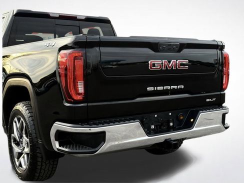 Used 2022 GMC Sierra 1500 SLT w/ SLT Convenience Package image 3