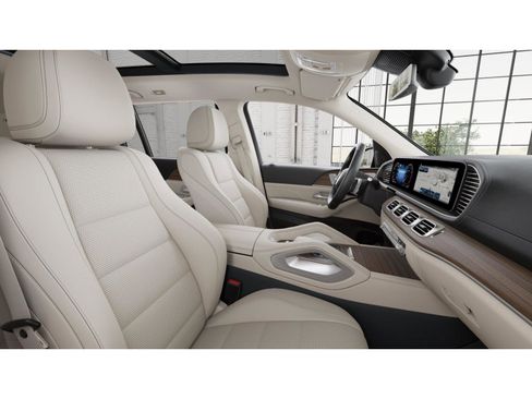 New 2026 Mercedes-Benz GLS 450 4MATIC image 4