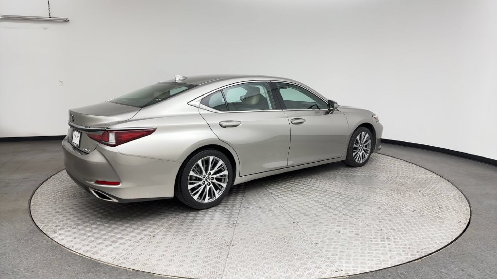 Used 2020 Lexus ES 350 w/ Premium Package FWD image 2