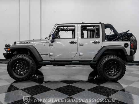 Used 2015 Jeep Wrangler Unlimited Rubicon w/ Connectivity Group image 6
