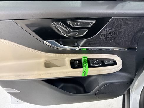 New 2026 Lincoln Corsair Premiere image 12