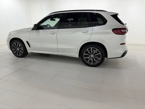 Used 2022 BMW X5 xDrive40i w/ M Sport Package AWD/4WD image 2