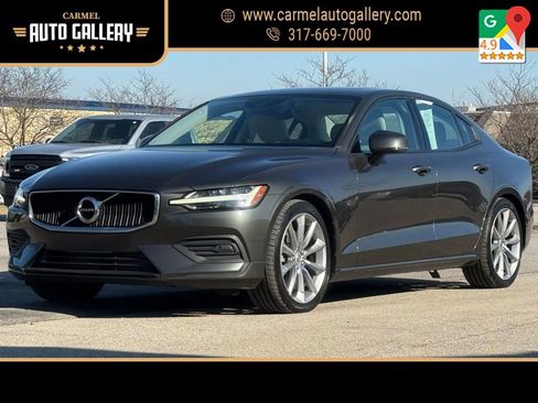 Used 2019 Volvo S60 T5 Momentum w/ Premium Package image 1