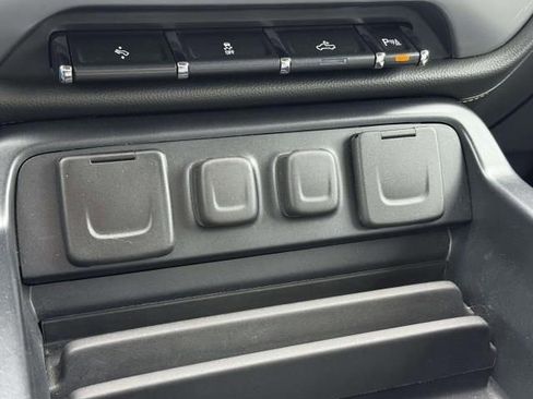 Used 2017 GMC Sierra 1500 SLT w/ SLT Preferred Package image 30