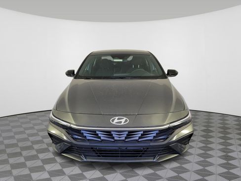 New 2025 Hyundai Elantra SEL image 41