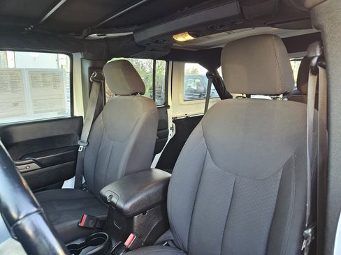 Used 2018 Jeep Wrangler Unlimited Sport S image 24