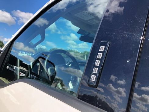 Used 2019 Ford F350 Lariat w/ Chrome Package image 23