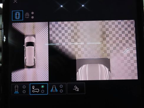 Used 2025 GMC Yukon XL Denali w/ Sun & Power Step Package AWD/4WD image 21