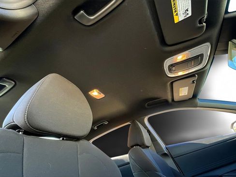 Certified 2025 Hyundai Elantra Sport image 22