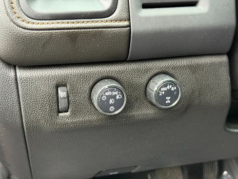 Used 2022 GMC Canyon AT4 image 19