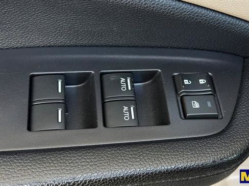 Used 2017 Honda Pilot EX-L image 12