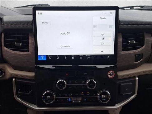 Used 2023 Ford Expedition Limited image 13