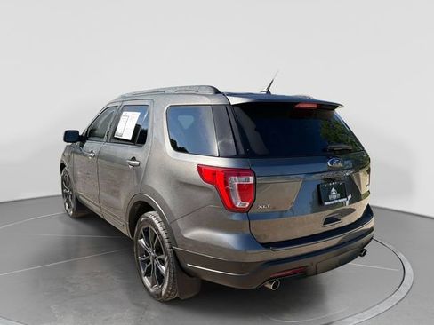 Used 2019 Ford Explorer XLT w/ Equipment Group 202A AWD/4WD image 4