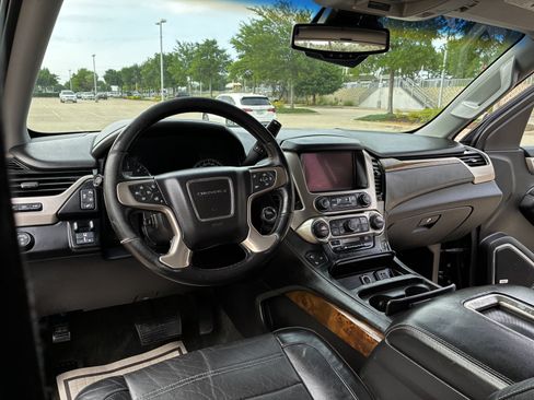 Used 2015 GMC Yukon XL Denali w/ Touring Package RWD image 26