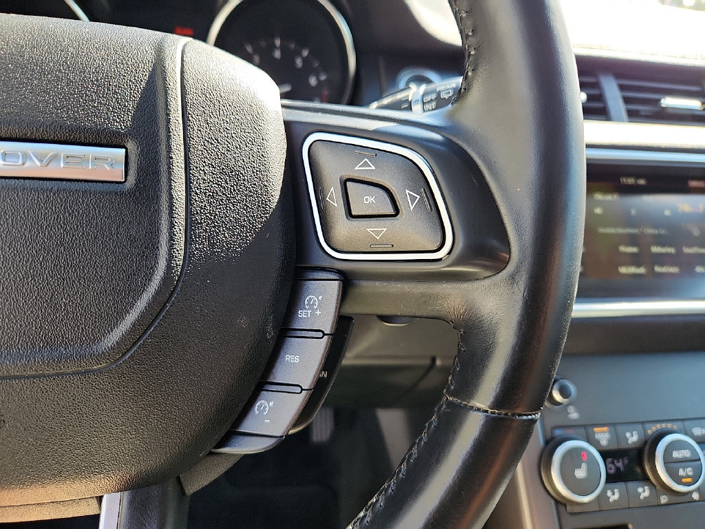 Used 2018 Land Rover Range Rover Evoque SE AWD/4WD image 24
