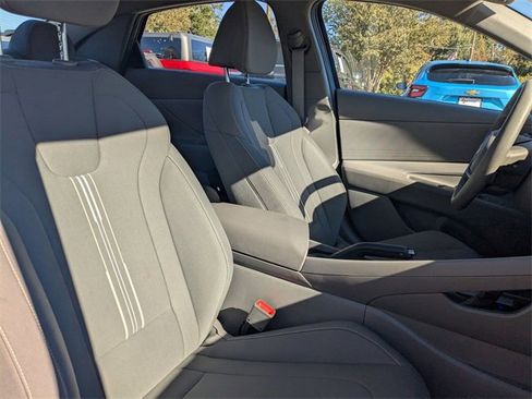 Used 2024 Hyundai Elantra SEL image 36