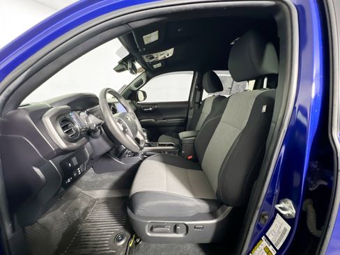 Used 2022 Toyota Tacoma TRD Off-Road image 14