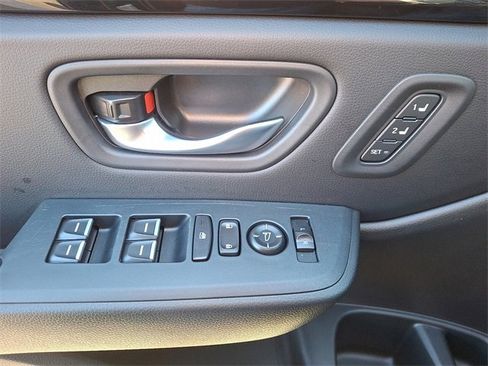 Used 2025 Honda Pilot EX-L image 13