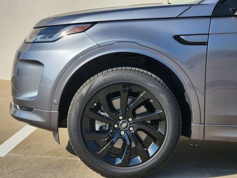 Used 2025 Land Rover Discovery Sport S image 9