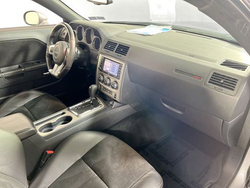 Used 2014 Dodge Challenger SRT8 w/ Harman/Kardon Audio Group image 27