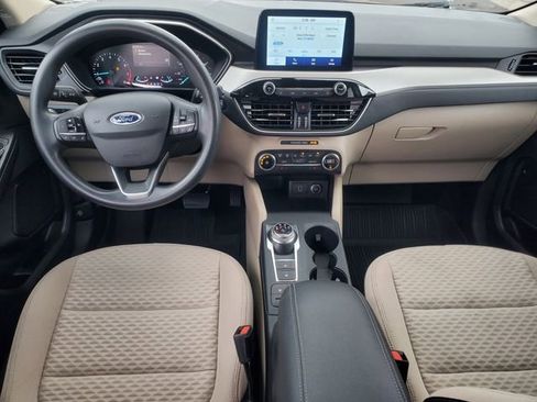 Used 2020 Ford Escape SE image 23