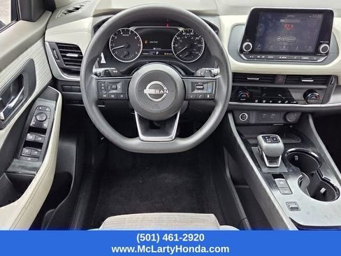 Used 2023 Nissan Rogue SV FWD image 12