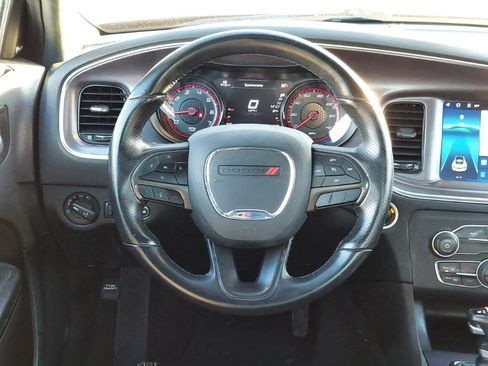 Used 2017 Dodge Charger SXT w/ Navigation & Travel Group image 12