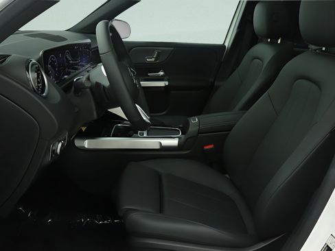 Certified 2026 Mercedes-Benz GLB 250 image 29