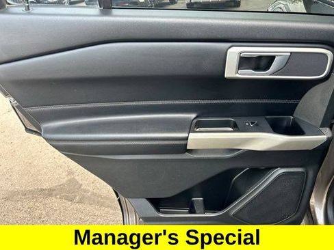 Used 2021 Ford Explorer XLT w/ Equipment Group 202A AWD/4WD image 40