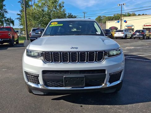 Used 2022 Jeep Grand Cherokee L Limited AWD/4WD image 2