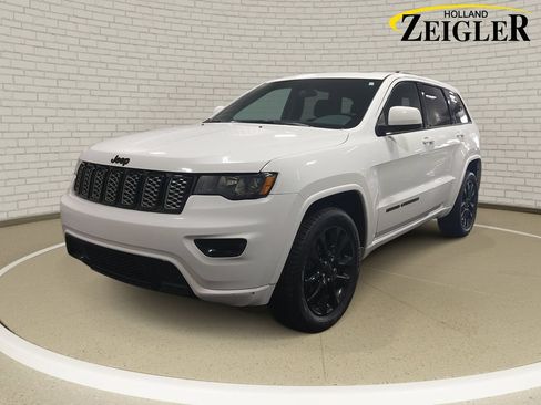 Used 2021 Jeep Grand Cherokee Laredo X AWD/4WD image 1