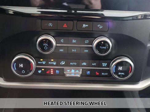 Used 2024 Ford Expedition XLT image 8