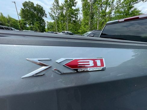 Used 2023 GMC Sierra 1500 SLT w/ SLT Premium Package AWD/4WD image 7