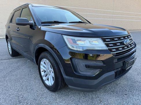 Used 2017 Ford Explorer 4WD image 3