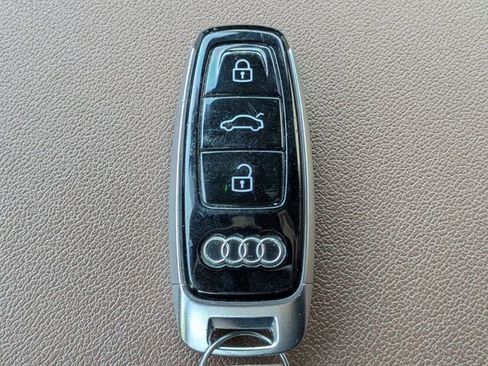 Used 2019 Audi Q8 Premium w/ Convenience Package image 31