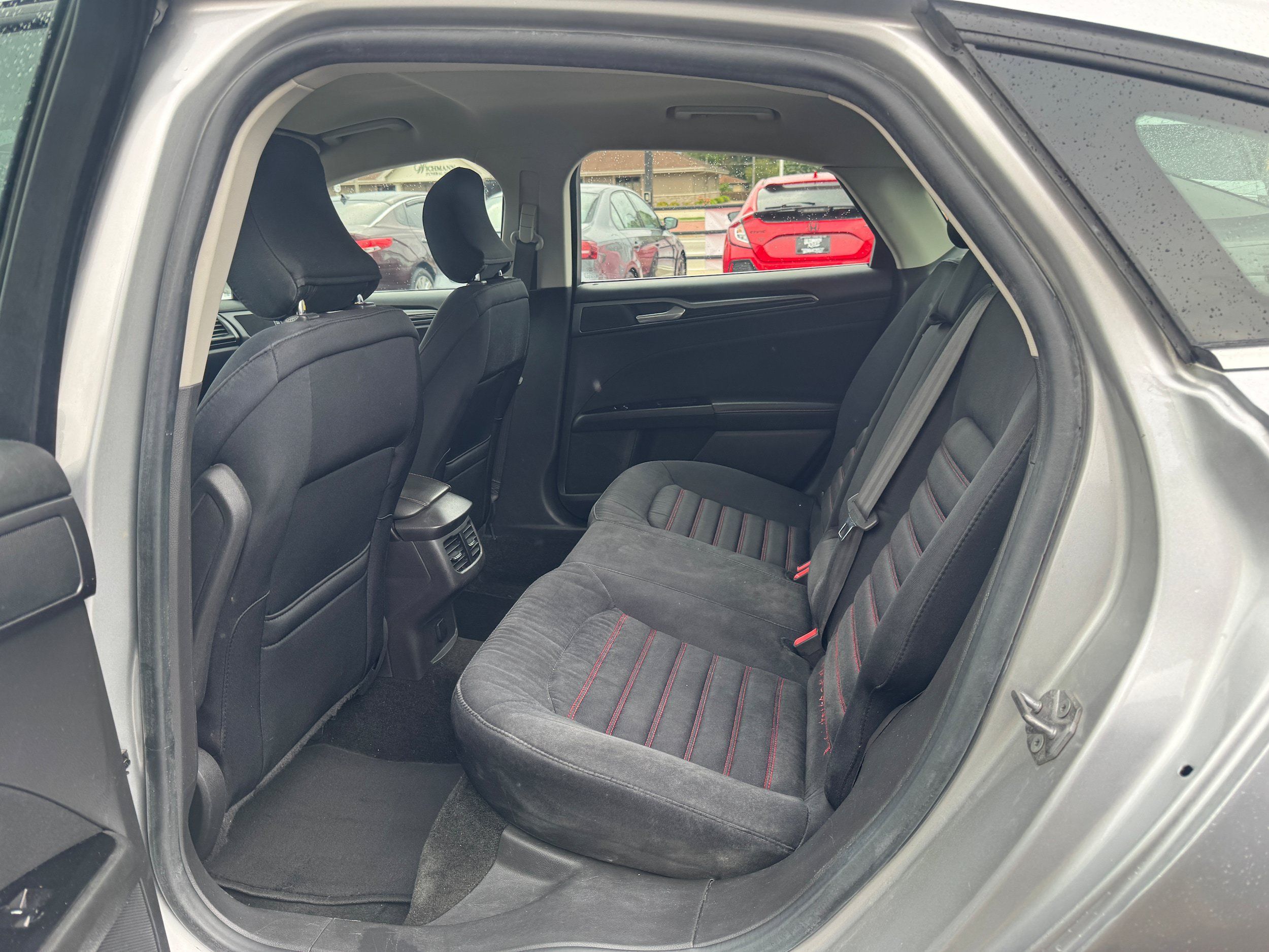 Used 2016 Ford Fusion SE FWD image 5