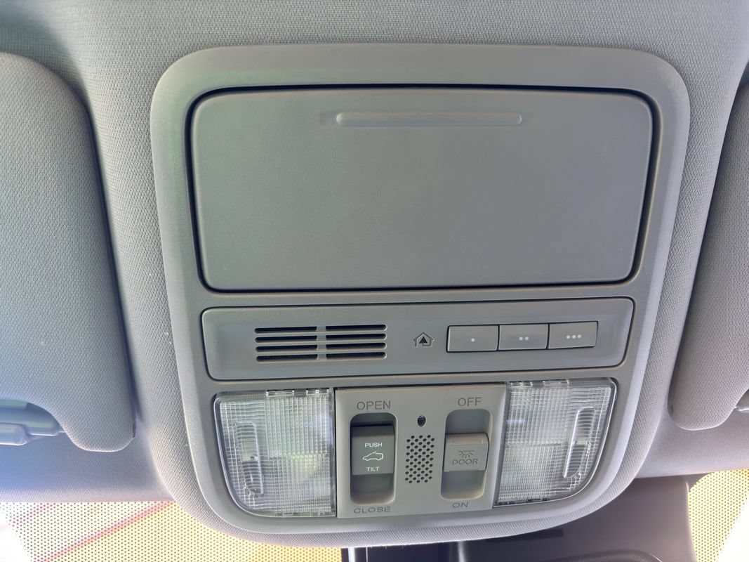 Used 2016 Honda Pilot Touring image 22