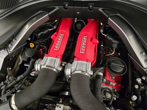 Used 2022 Ferrari Roma RWD image 28
