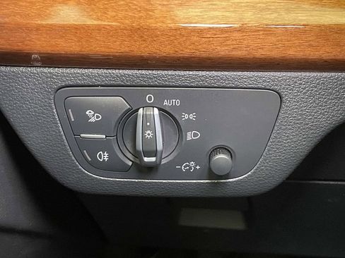 Used 2023 Audi Q5 2.0T Premium w/ Convenience Package image 37