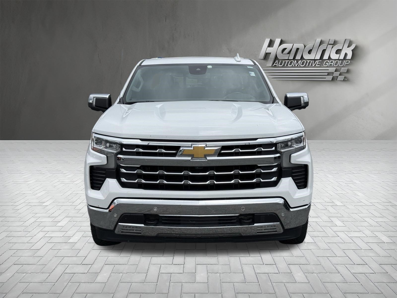 Used 2023 Chevrolet Silverado 1500 LTZ w/ LTZ Convenience Package II AWD/4WD image 3