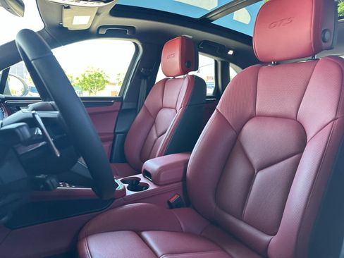 New 2026 Porsche Macan GTS AWD/4WD image 5