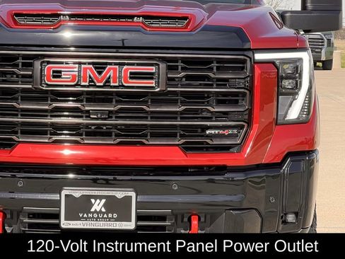 Used 2025 GMC Sierra 2500 AT4X image 11